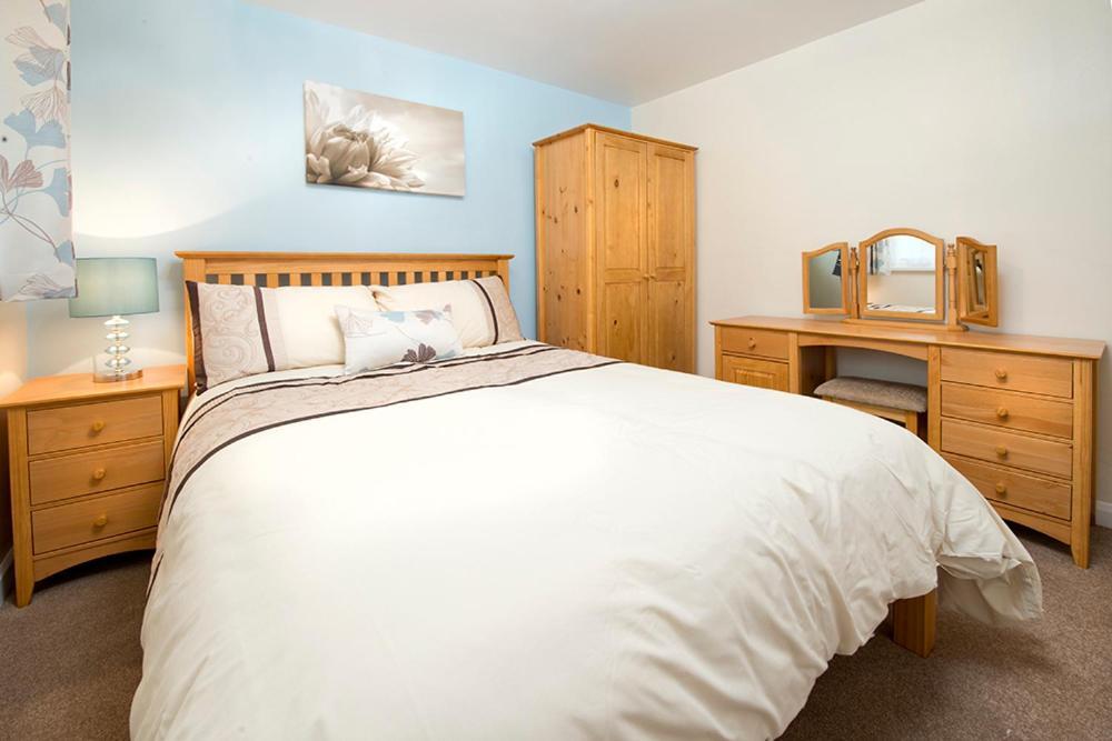 2 Bedroom Gold Apartment,774966238:JPEG