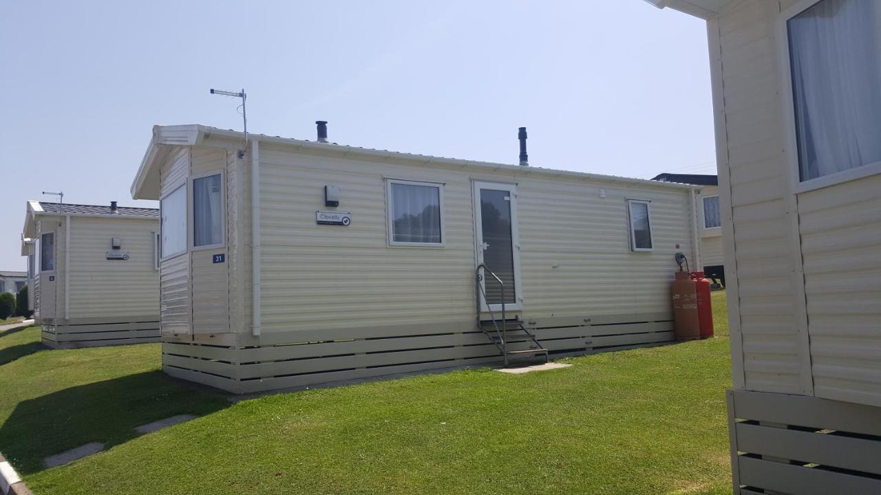 2 Bedroom Gold Caravan,944514172:JPEG