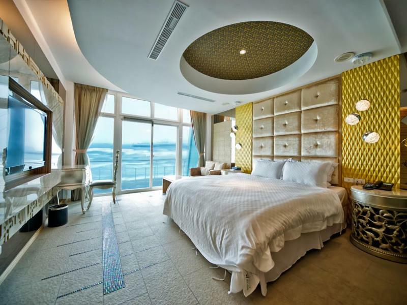 Deluxe Double Room with Side Sea View,790744800:JPEG