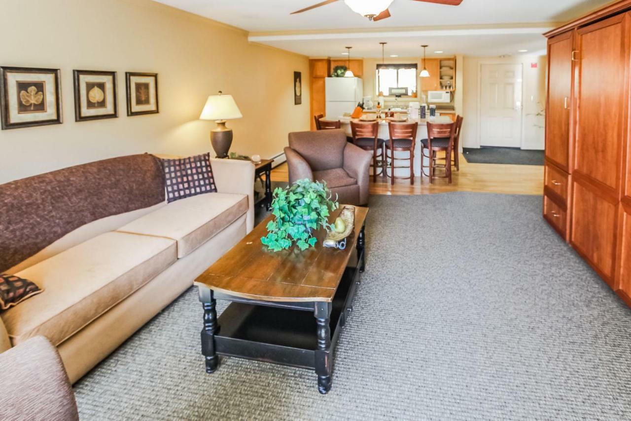 Deluxe One Bed Room Suite