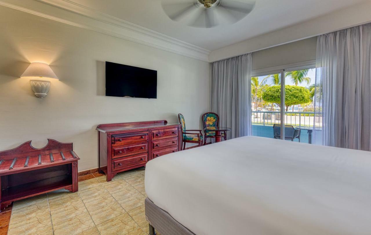 Junior Suite Pool View,762507127:JPEG