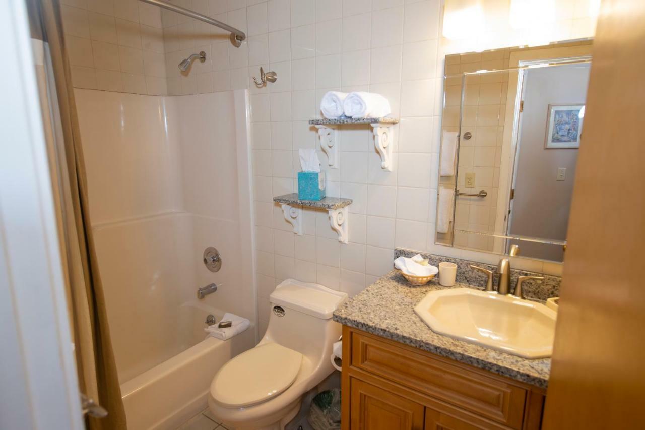One-Bedroom Apartment,812673684:JPEG