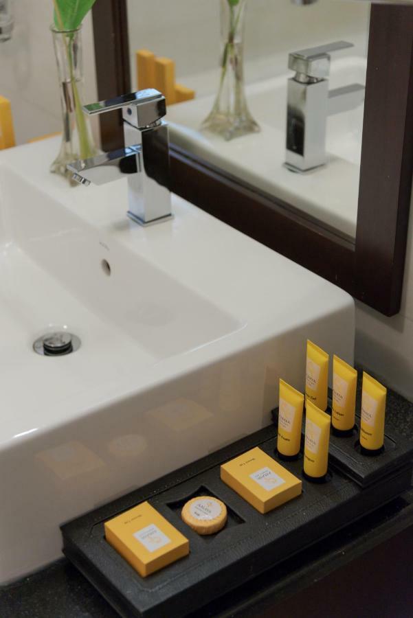 Premium Deluxe Room,831075347:JPEG