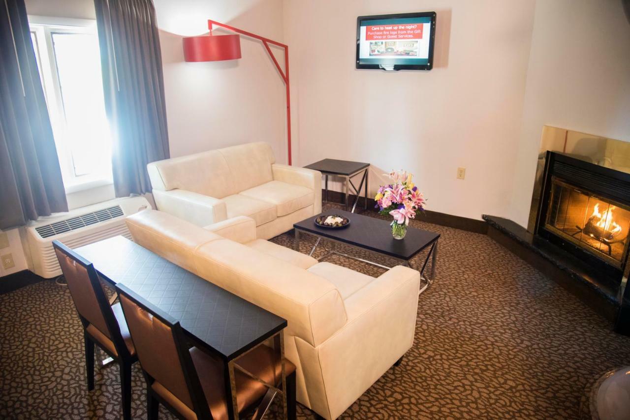 Champagne Tower Suite,818379086:JPEG