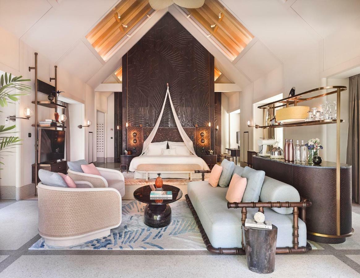 Strandvilla met Zwembad