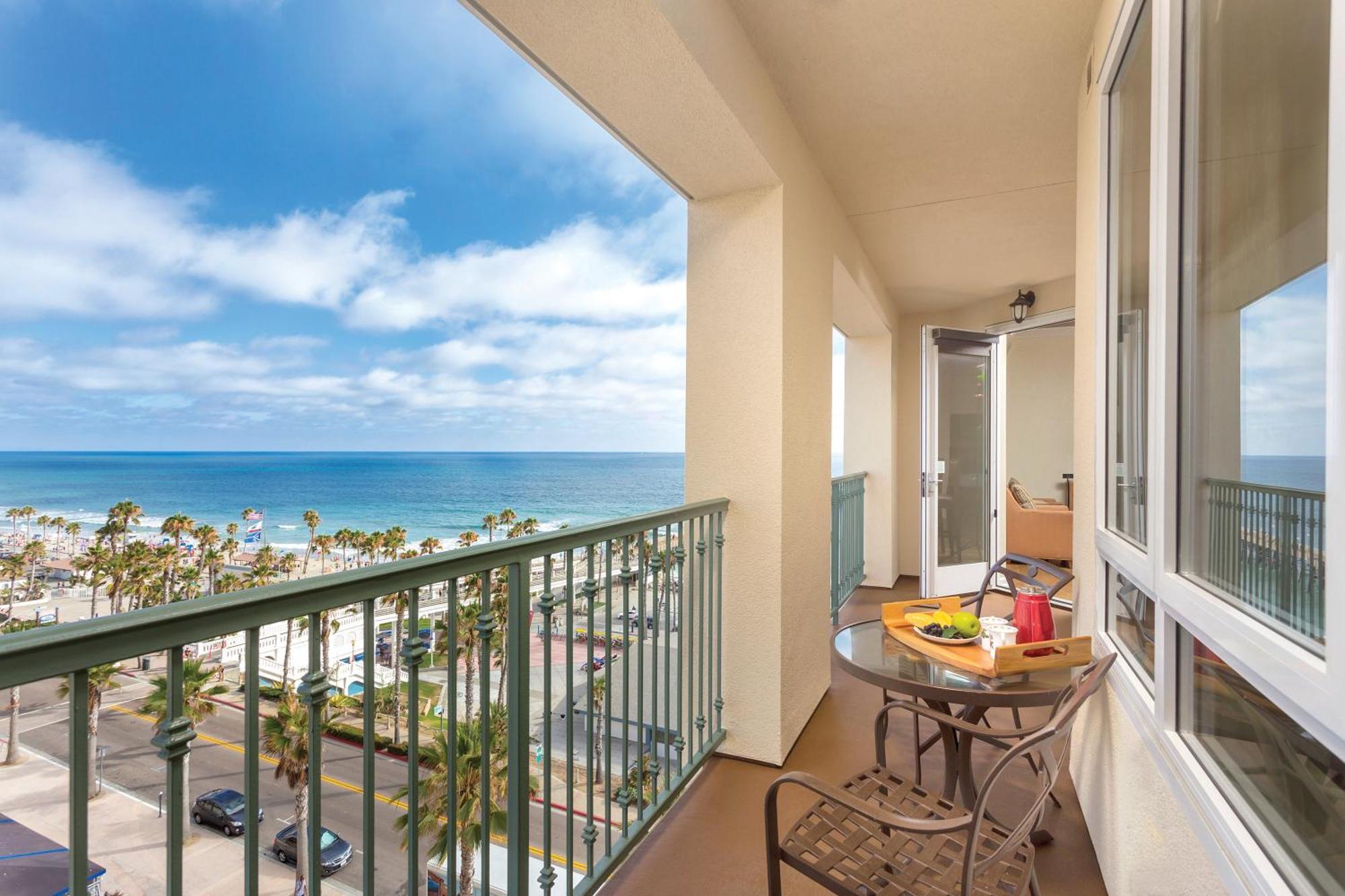 Two-Bedroom Apartment,215277365:JPEG