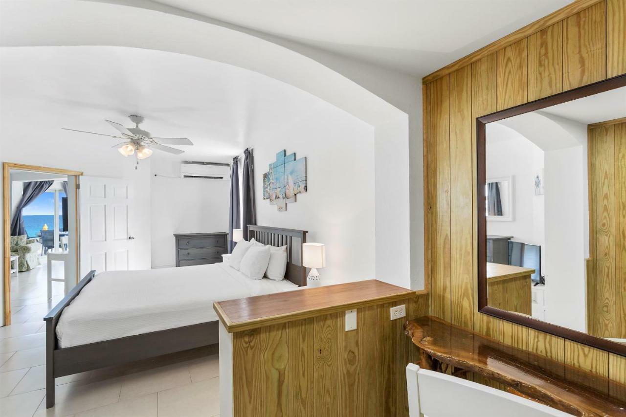 Two-Bedroom Condo with Ocean View,846154958:JPEG