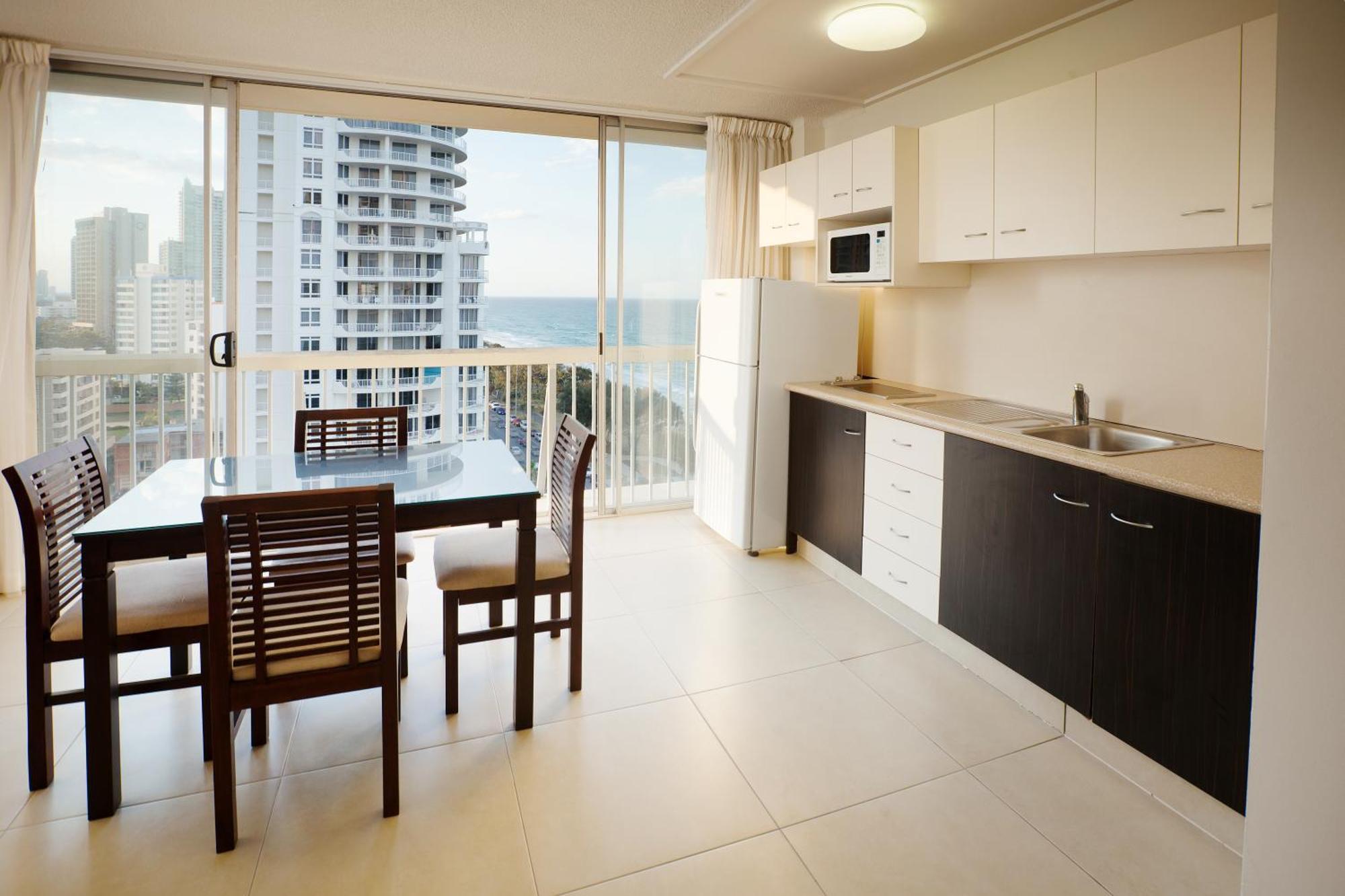 Studio Ocean View: Level 8+