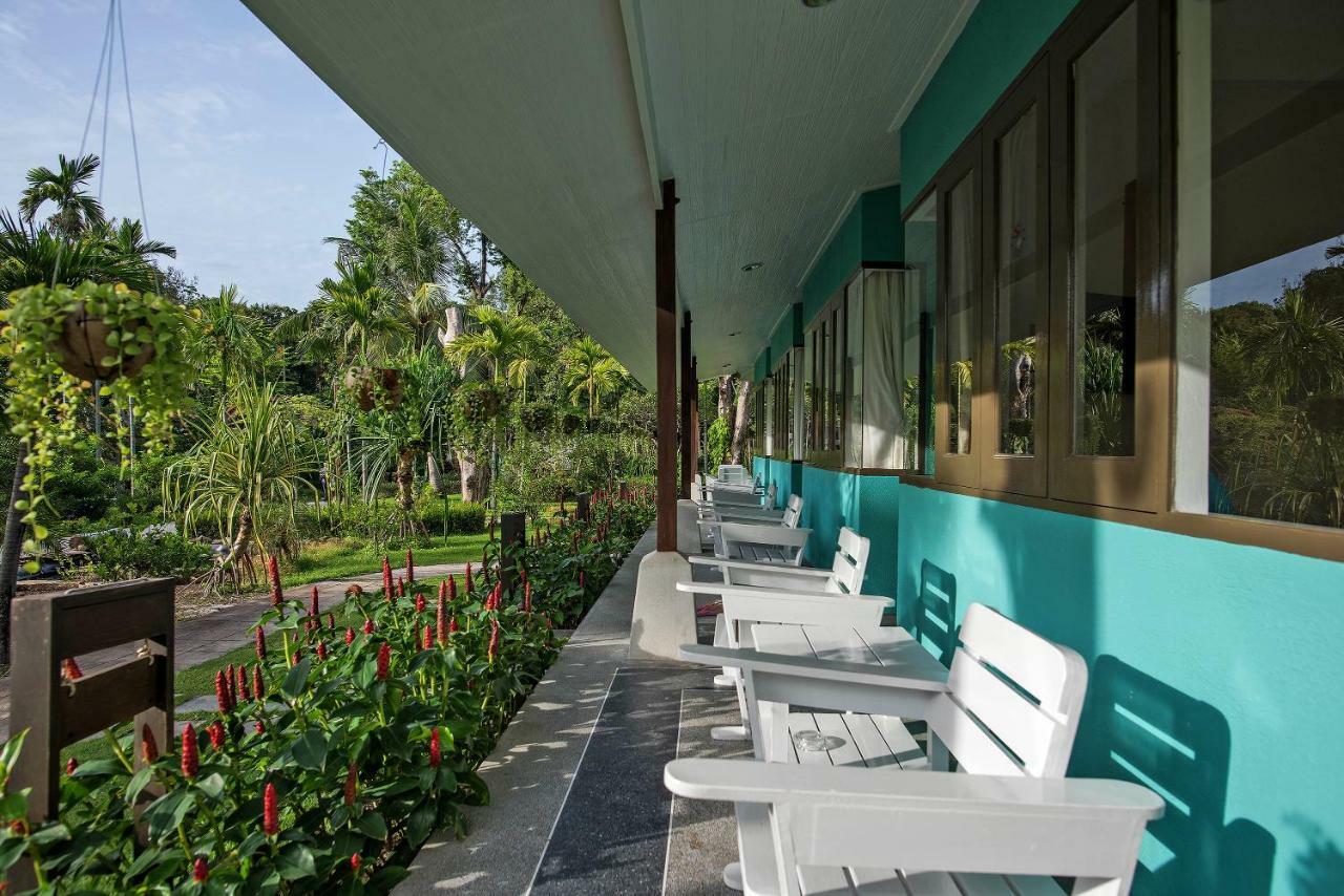 Deluxe Room Double or Twin,893920972:JPEG