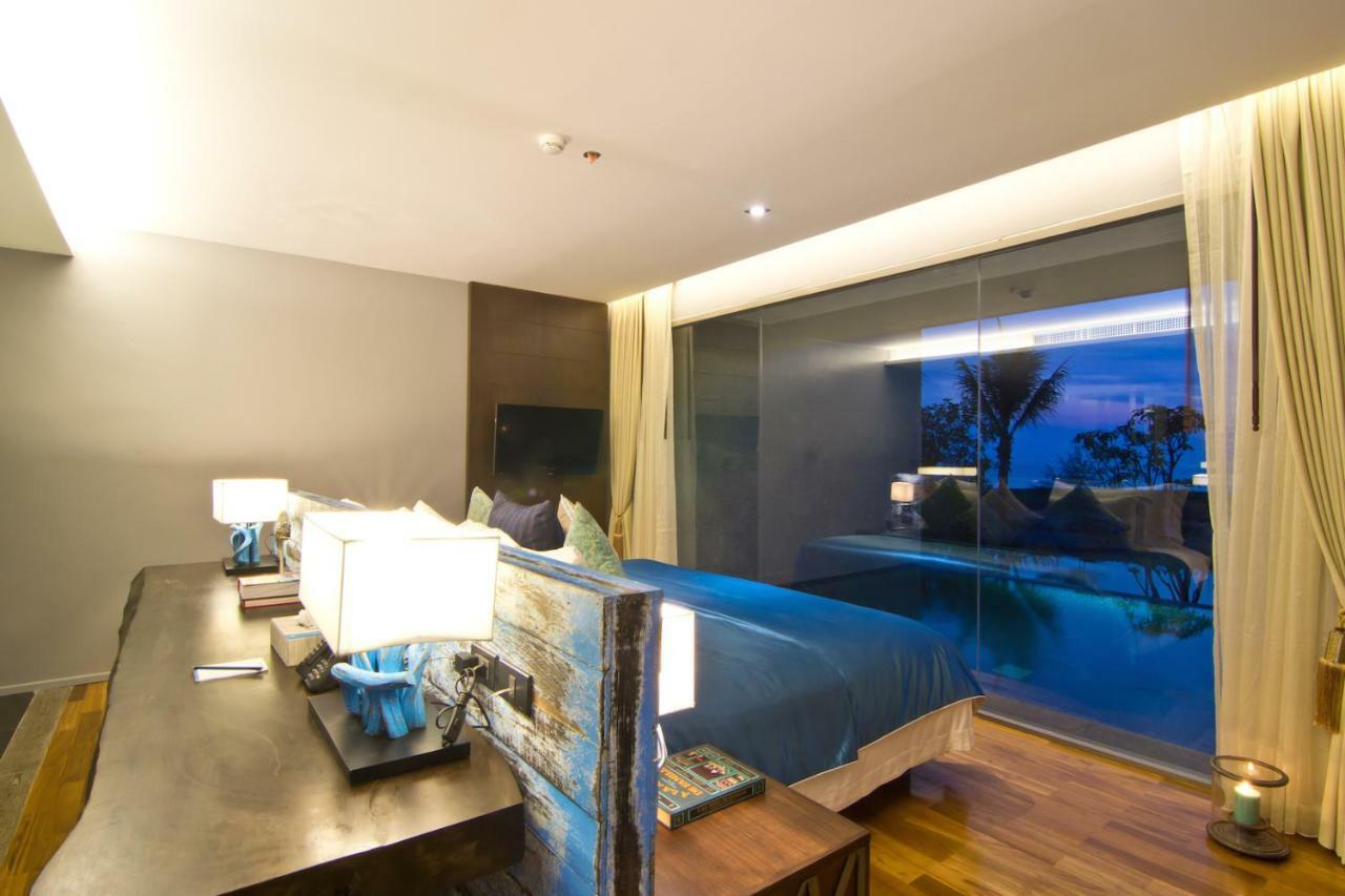 Prestige Pool Suite