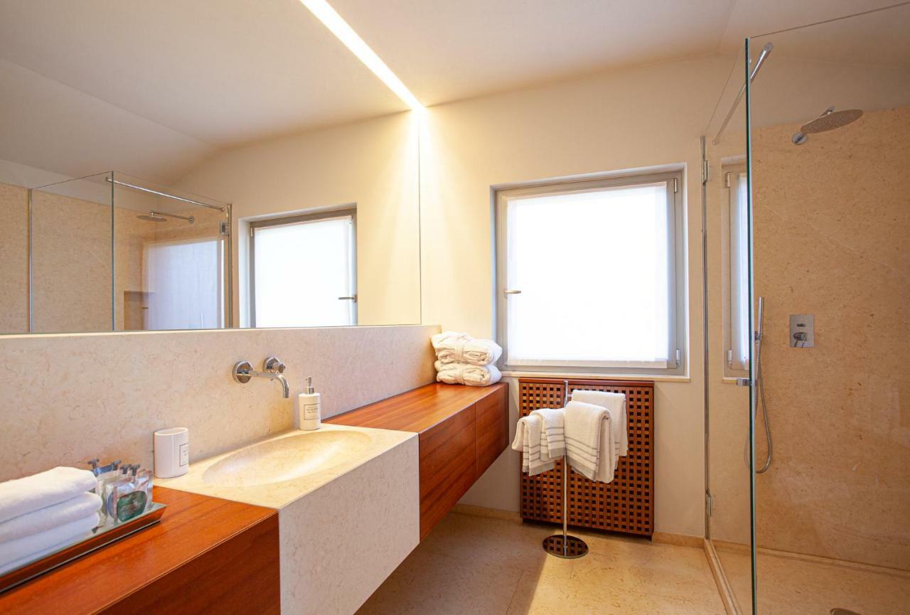 Deluxe Double Room with Balcony and Sea View,1225616885:JPEG