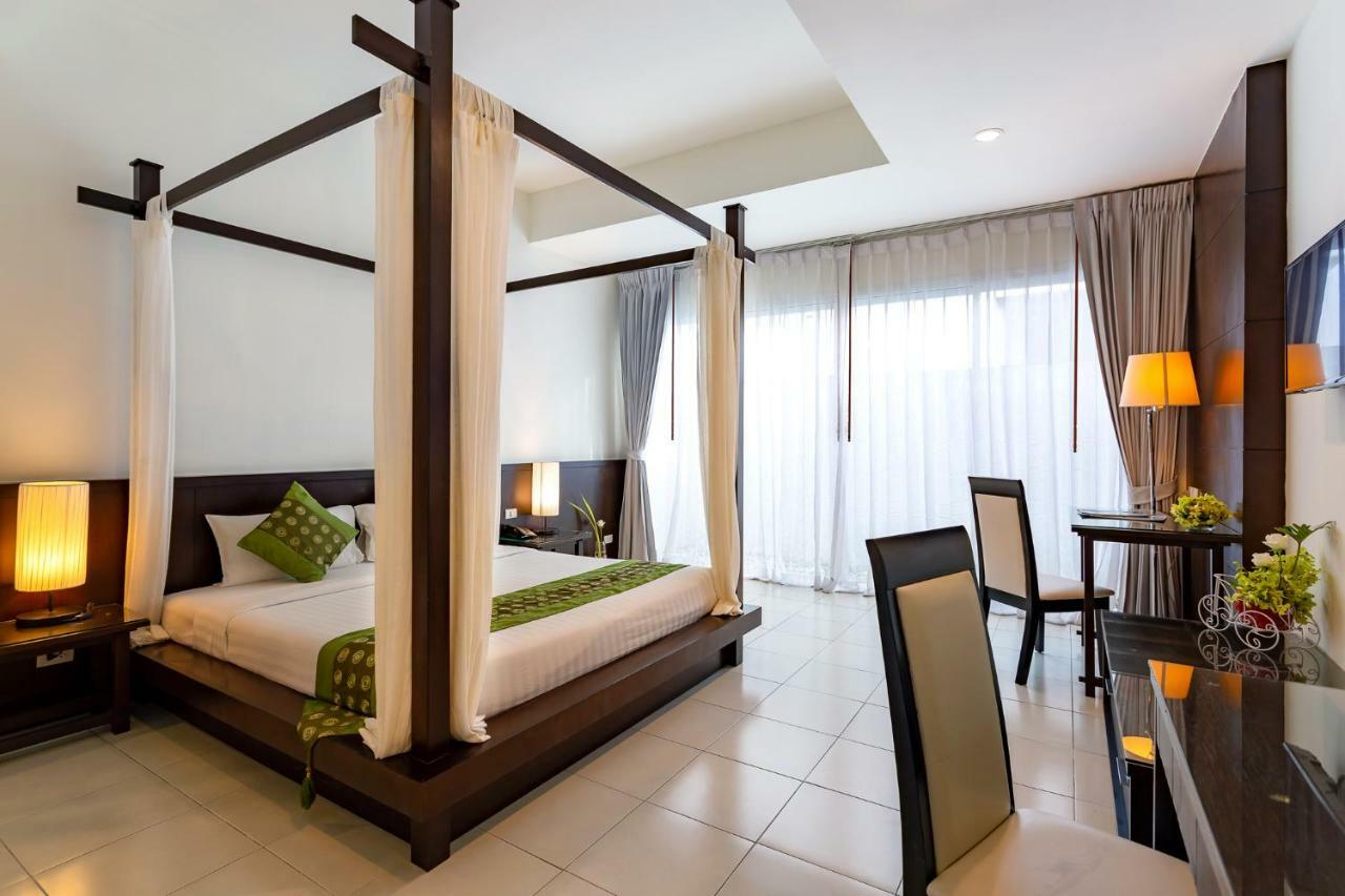 Palmery Pool Access Suite,1274275111:JPEG