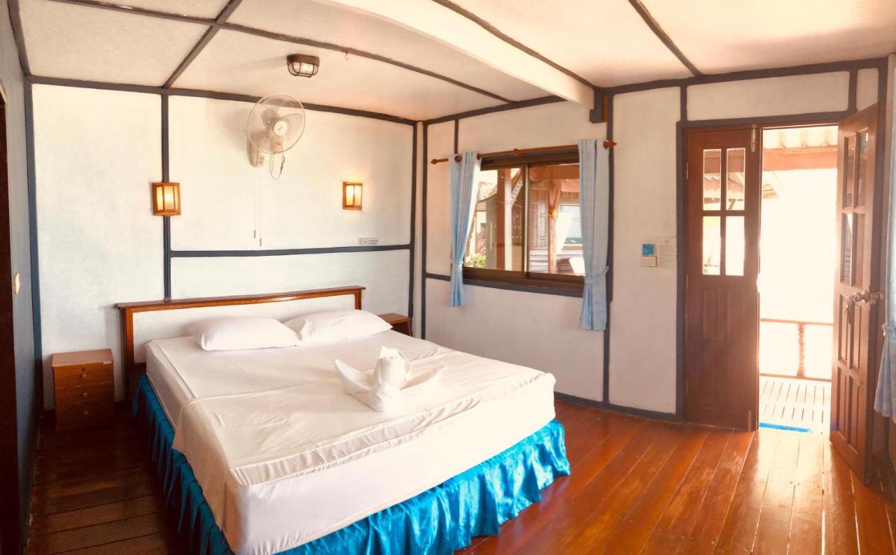 Sea View Bungalows with Fan