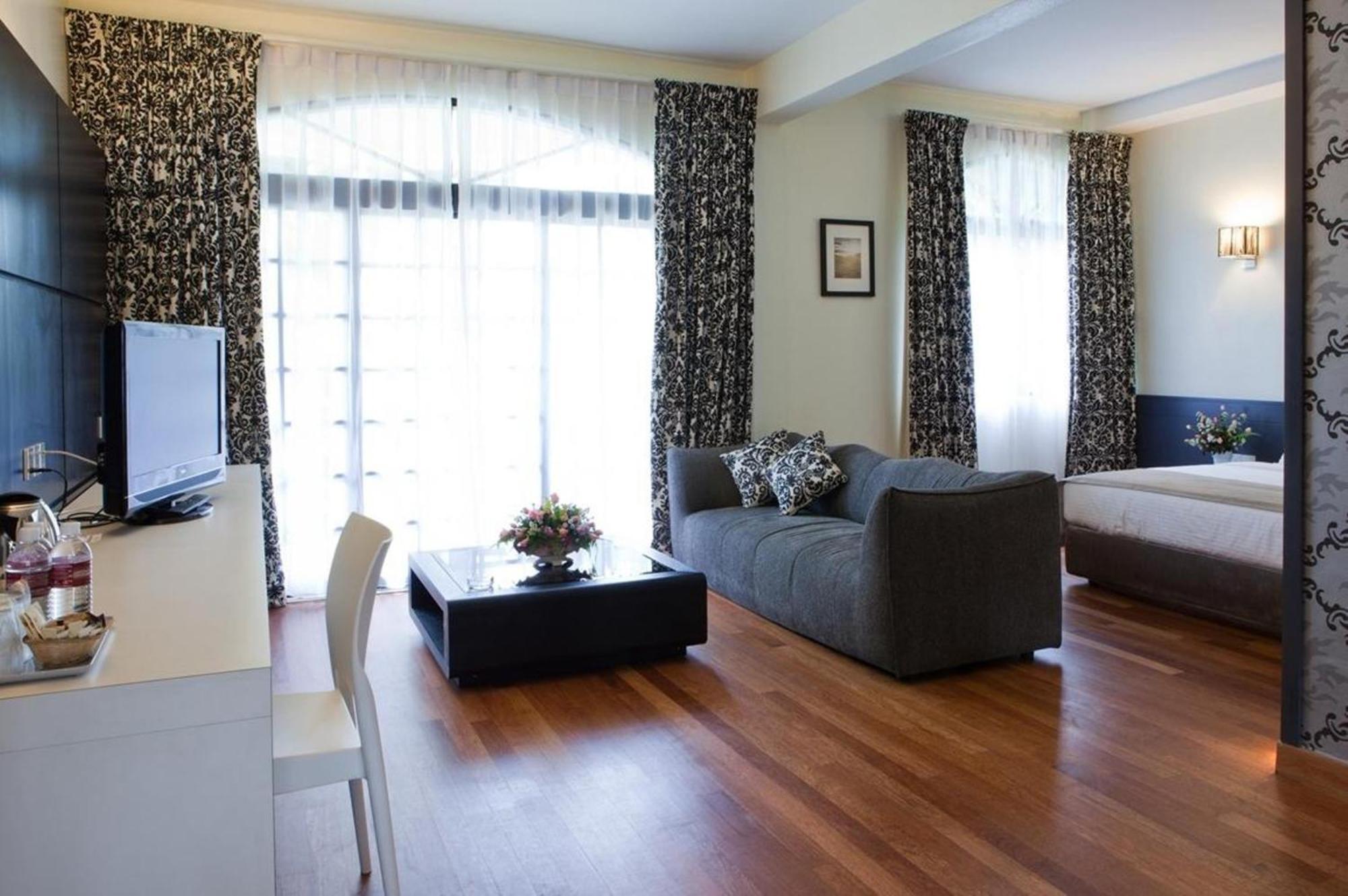 Tioga Deluxe Suite,1283112124:JPEG