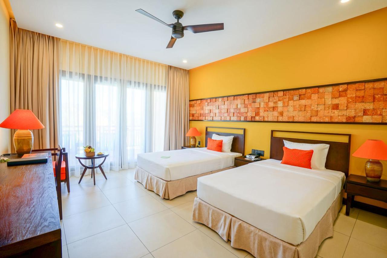 Deluxe Twin Room Balcony Complimentary Minibar room