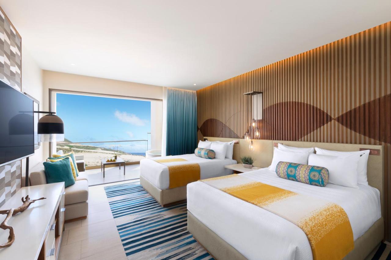 Deluxe Partial Ocean View Two Queen Beds