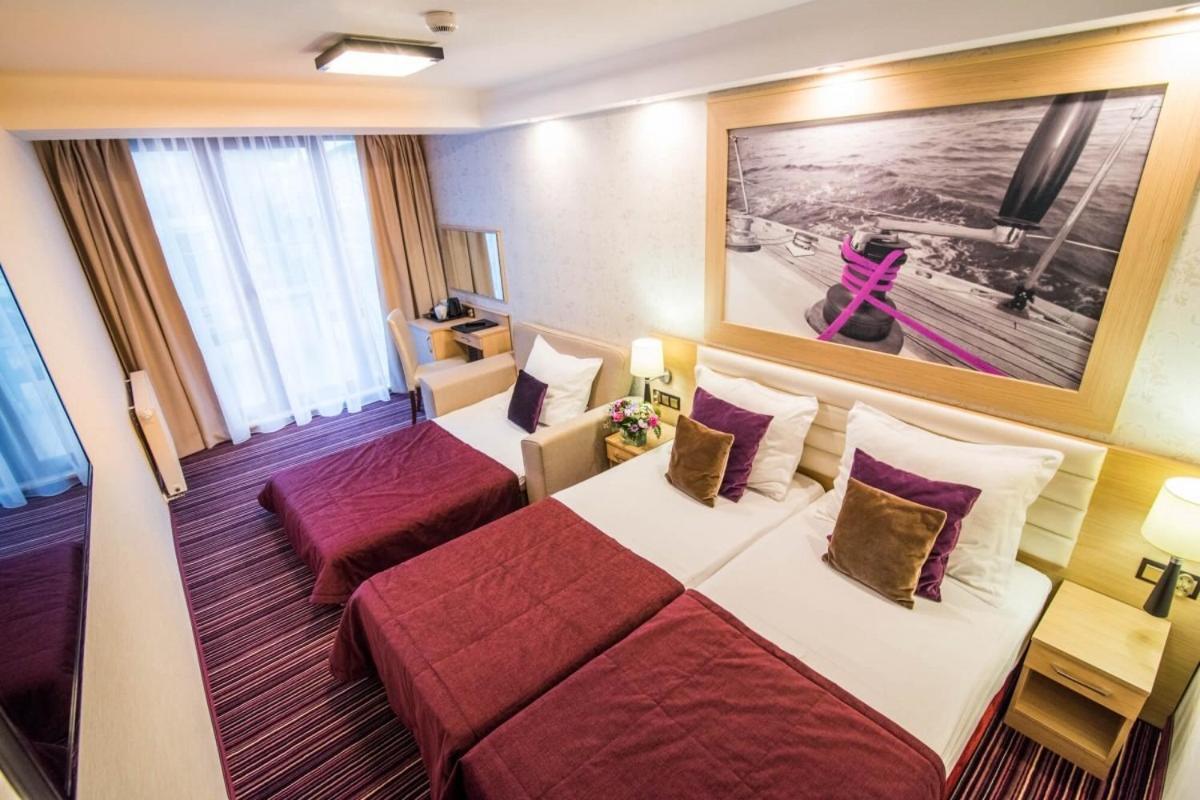 Großes Premium Doppel- oder Zweibettzimmer