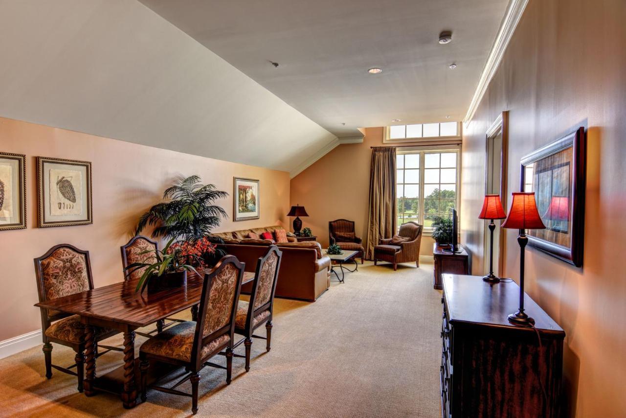 Two-Bedroom Suite,968740504:JPEG