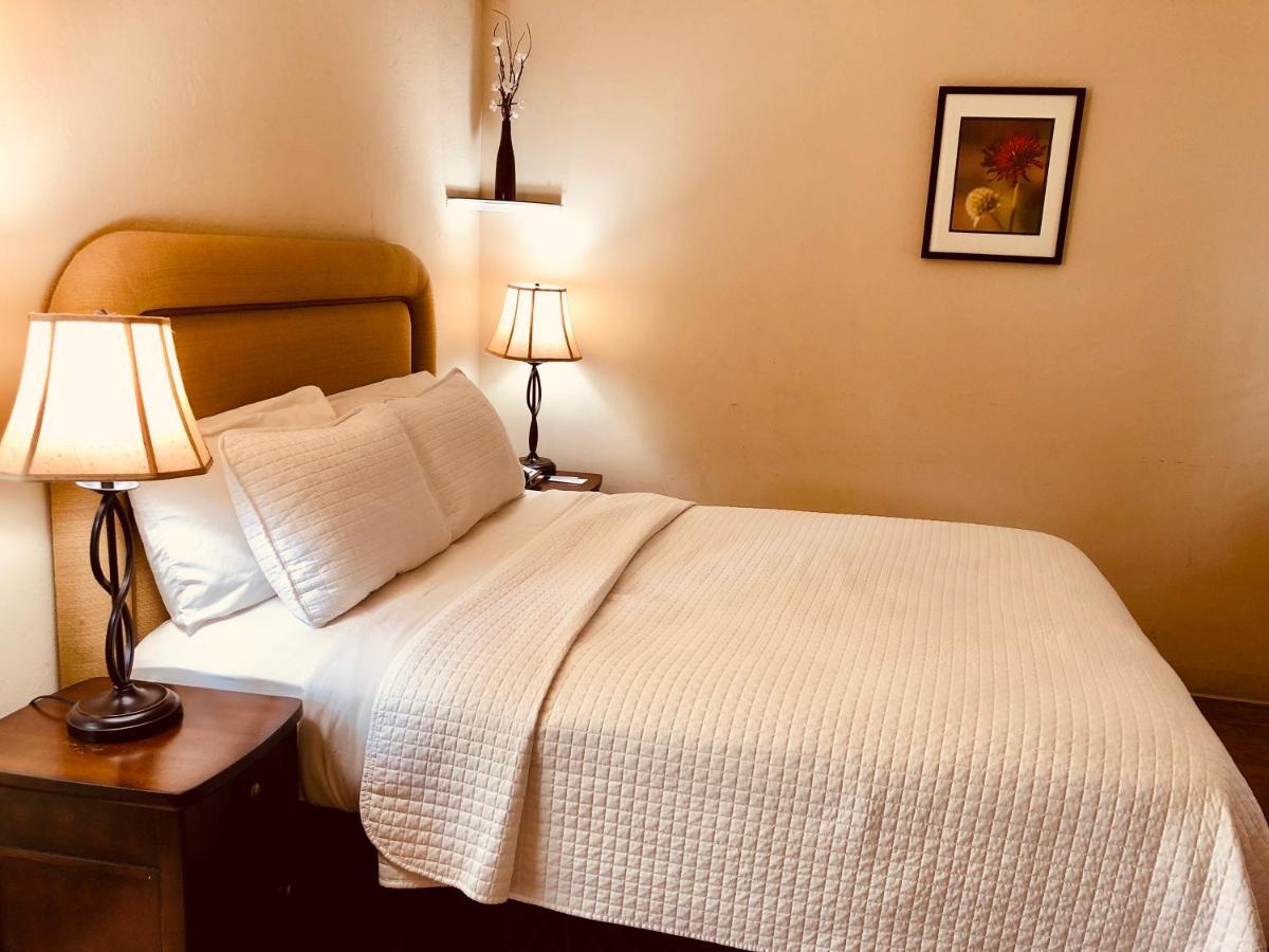 One-Bedroom Queen Cottage,973126963:JPEG