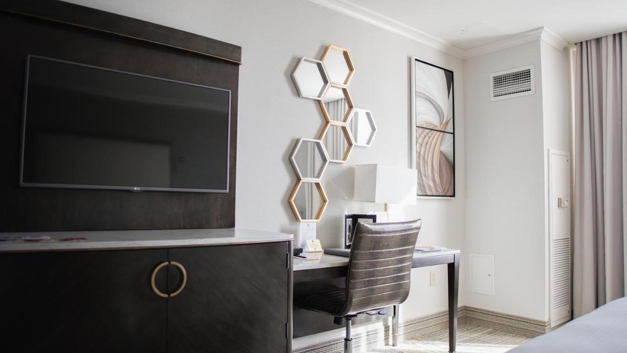 Queen Room with Two Queen Beds - Non-Smoking,1657176917:JPEG