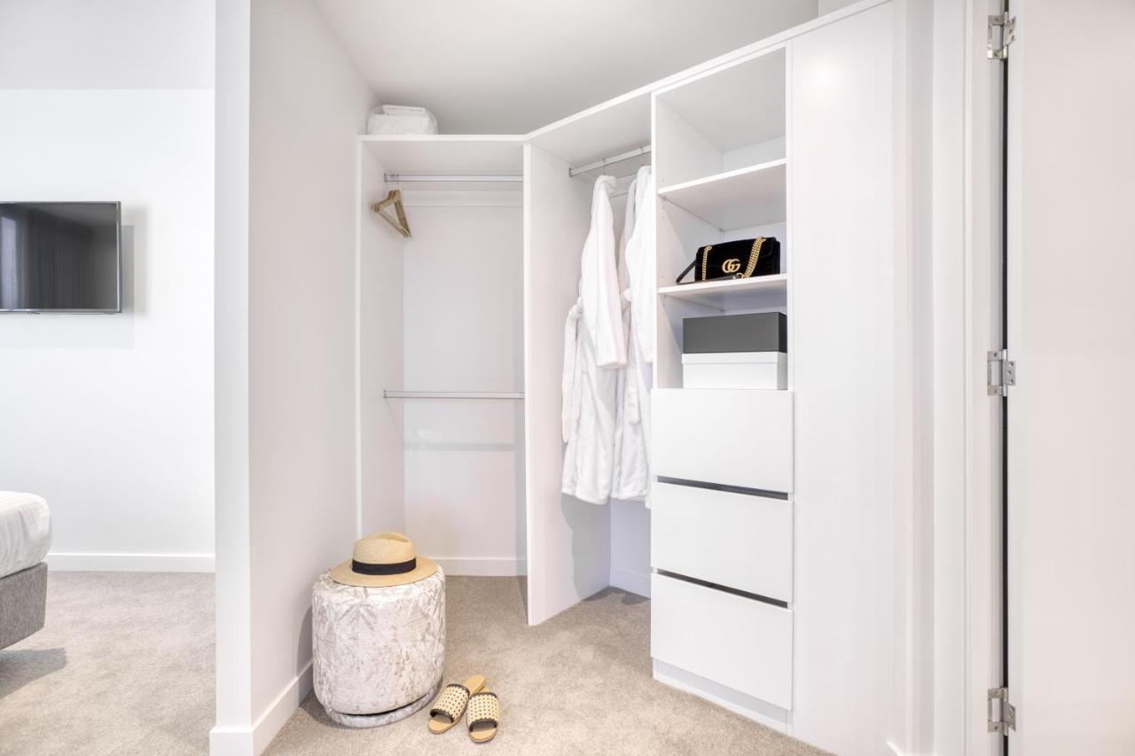 Three Bedroom Residence,979416712:JPEG