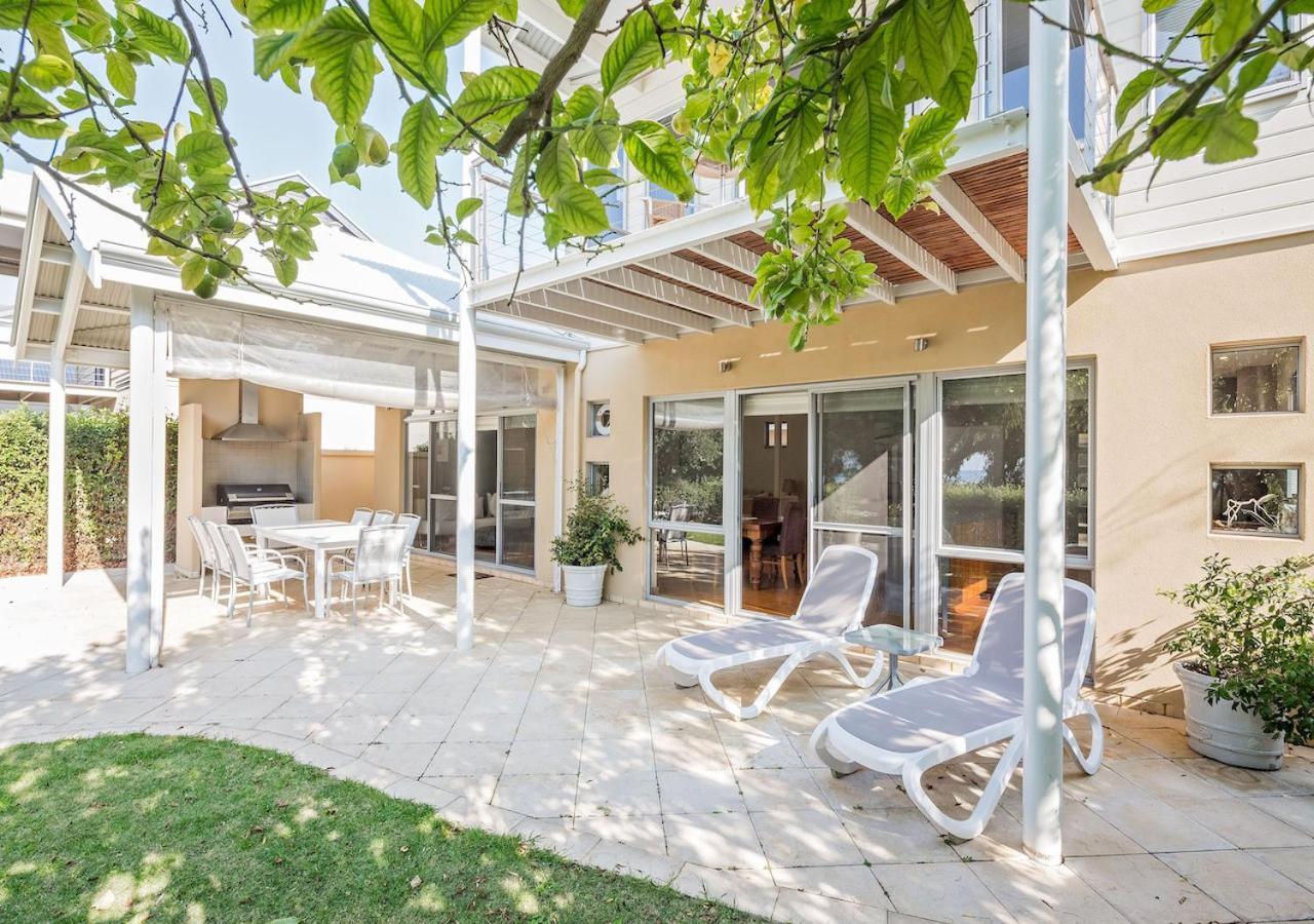 Villa 12 Beach Front