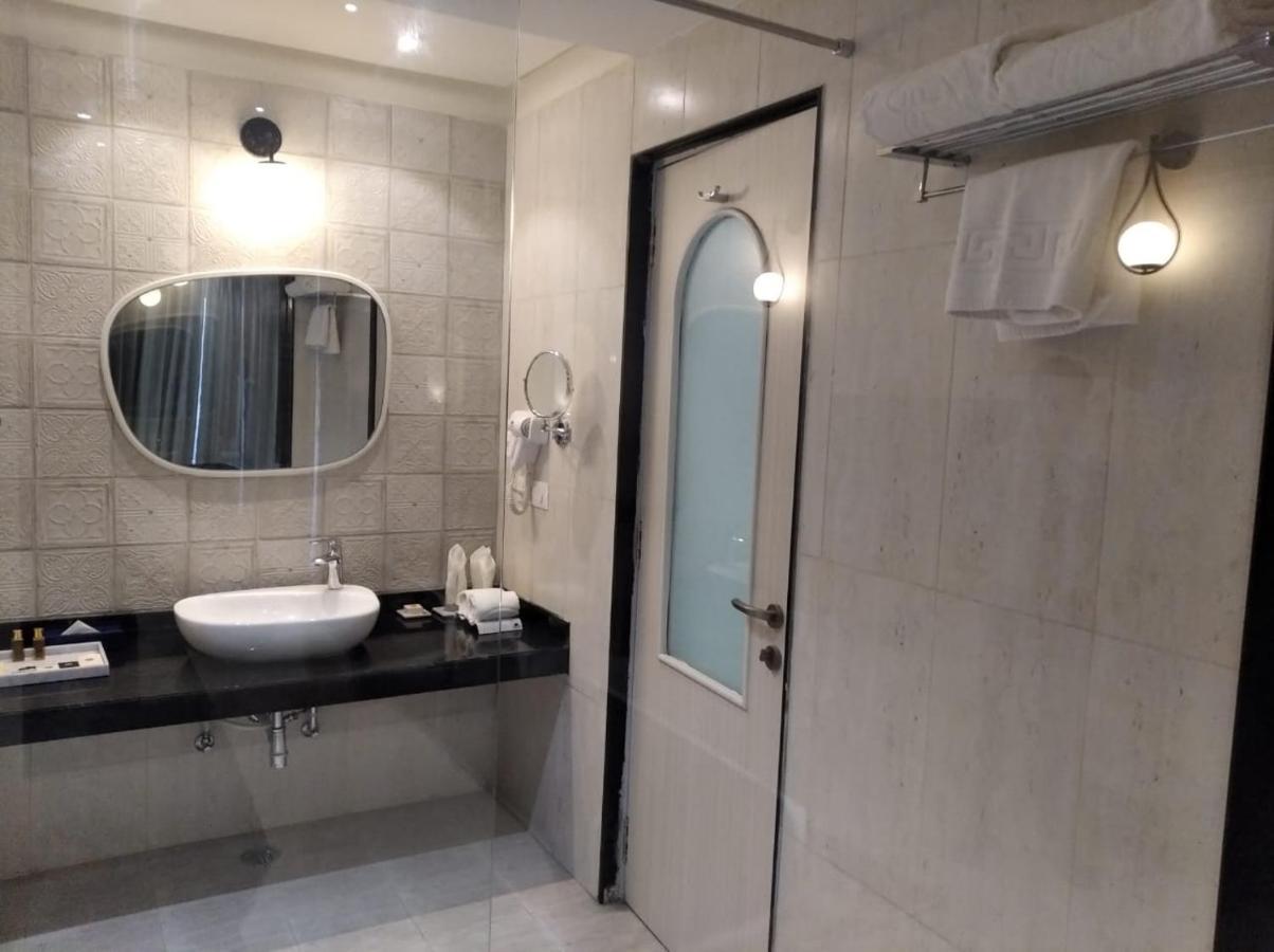 Executive Room with Bathtub,1007972800:JPEG