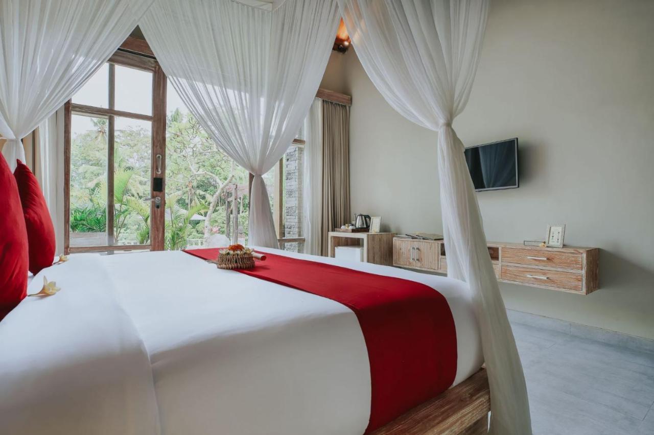 Best Deal at Suite with Pool Access,989880607:JPEG