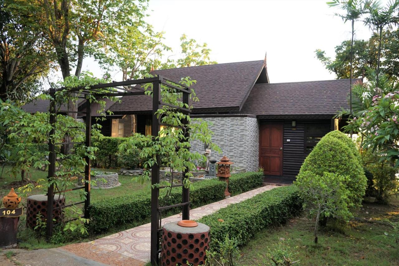 Deluxe Cottage,1208826664:JPEG