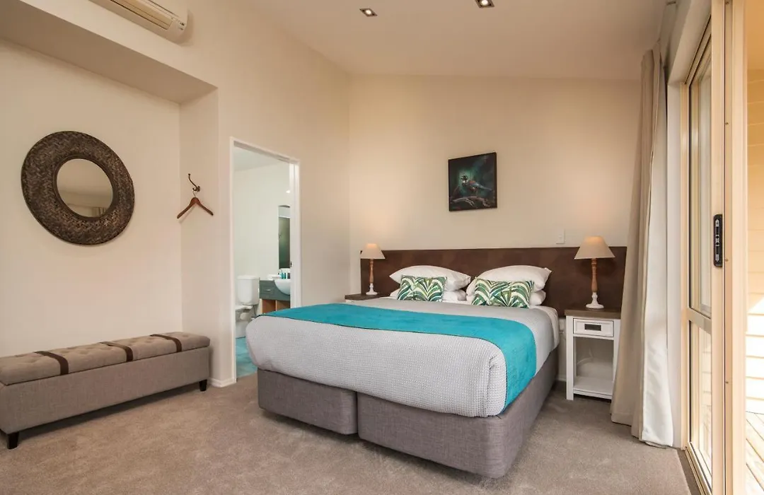 Punga Cove Resort-1