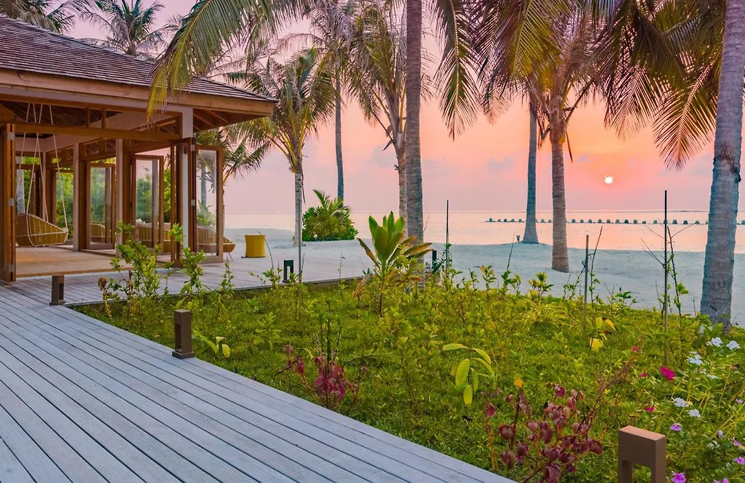 Innahura Maldives Resort-1