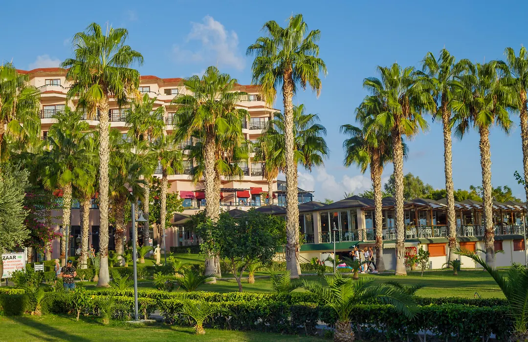 Justiniano Park Conti-1