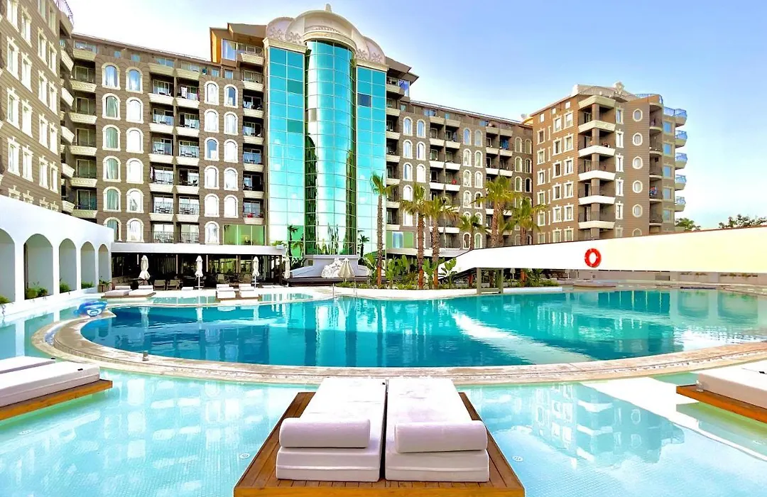 Laur Hotels Experience & Elegance-1