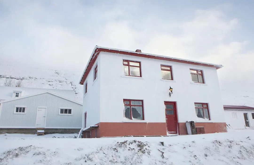 Wilderness Center / Obyggthasetur Islands-1