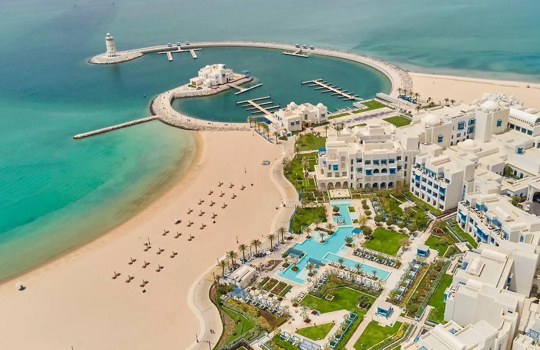 Hilton Salwa Beach Resort&Villas-1