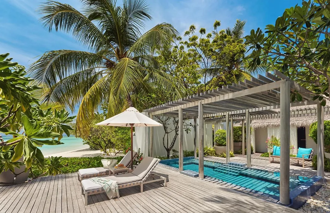 Lux* South Ari Atoll Resort & Villas-1