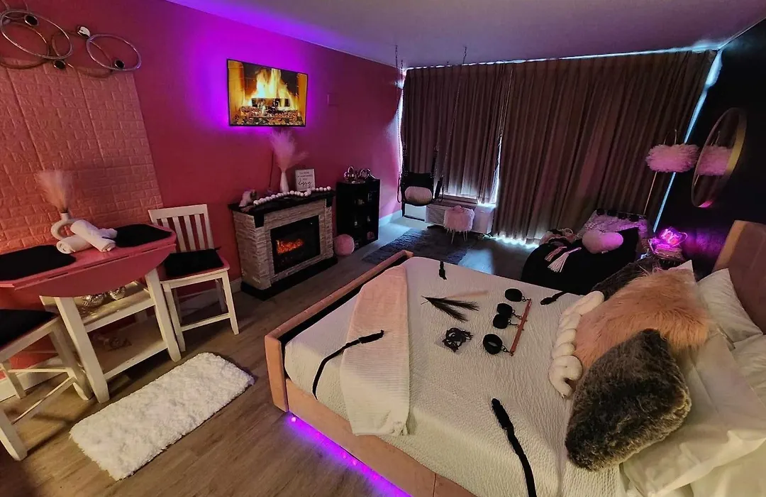 50 Shades Of Grey - Romance Suite! Couples Retreat 717-1