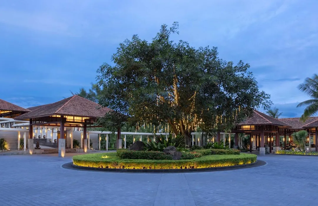 Banyan Tree Lang Co-1
