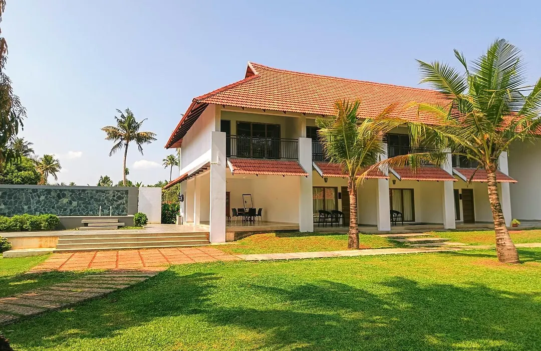 Palmgrove Lake Resort-1