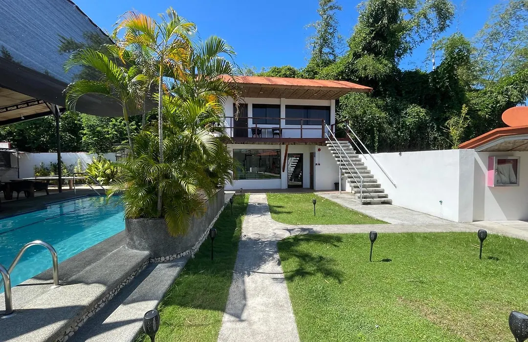 Parrot Resort Moalboal-1