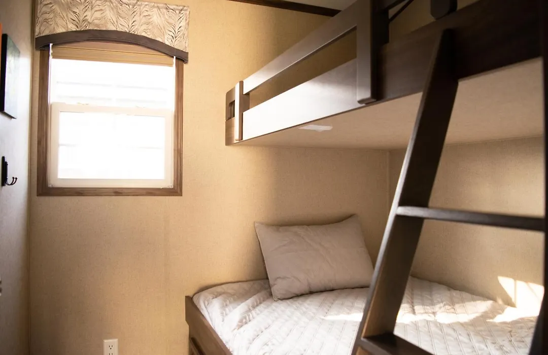 Vine Ridge Resort - Cottages-1