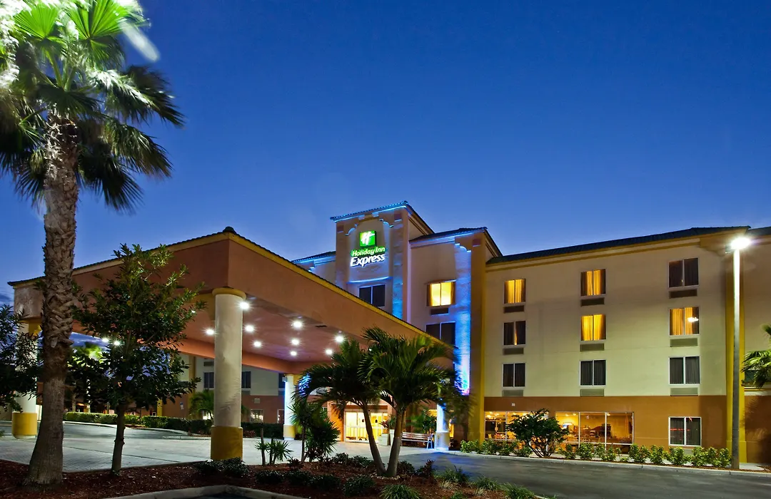 Holiday Inn Express Hotel & Suites Cocoa Beach By Ihg-1