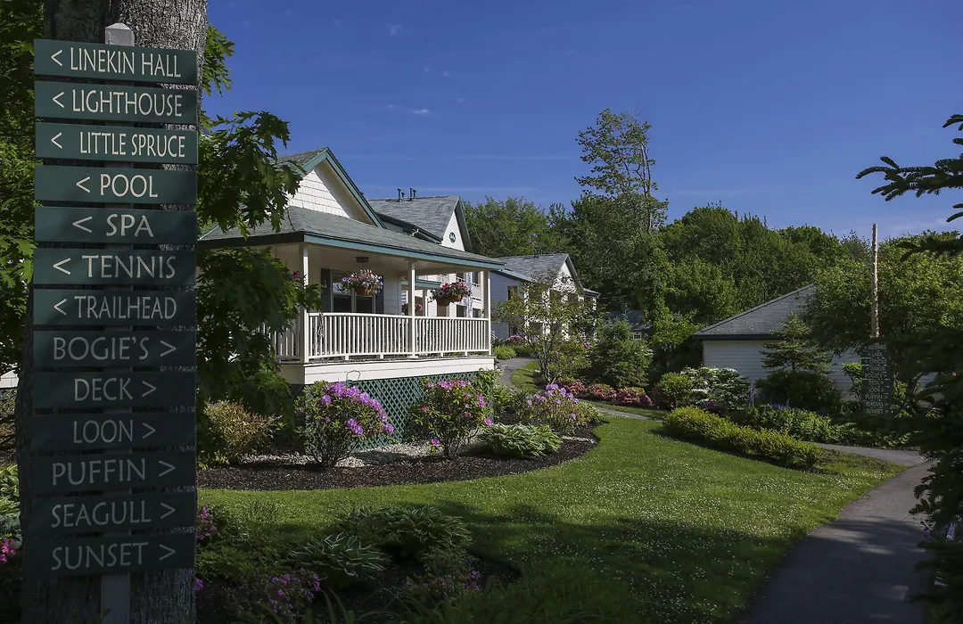 Spruce Point Inn Resort And Spa-1