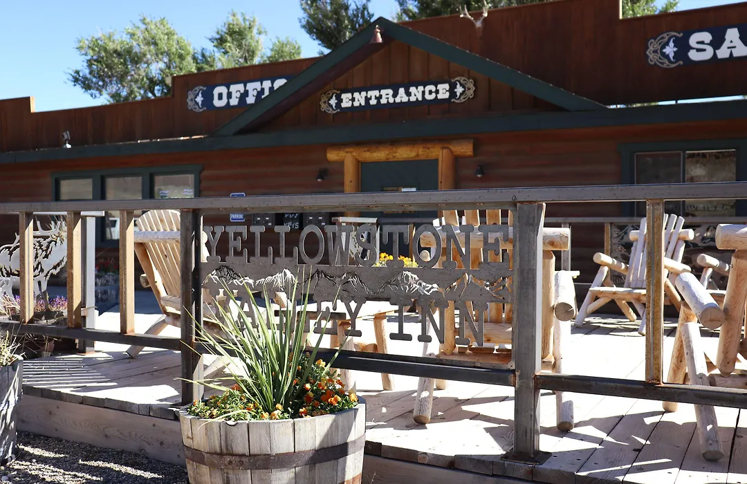 Yellowstone Valley Inn-1