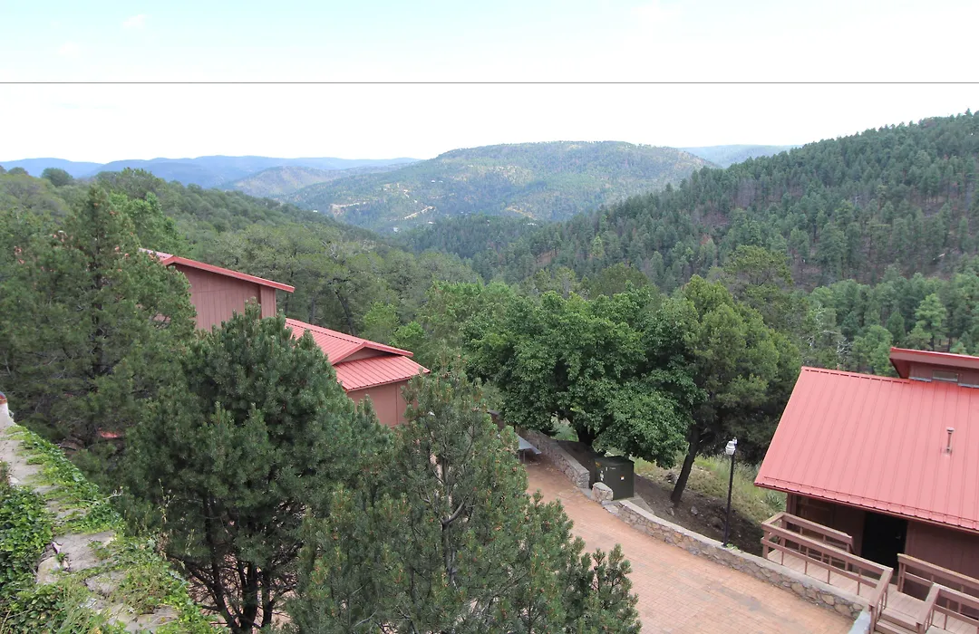Crown Point Resort-1