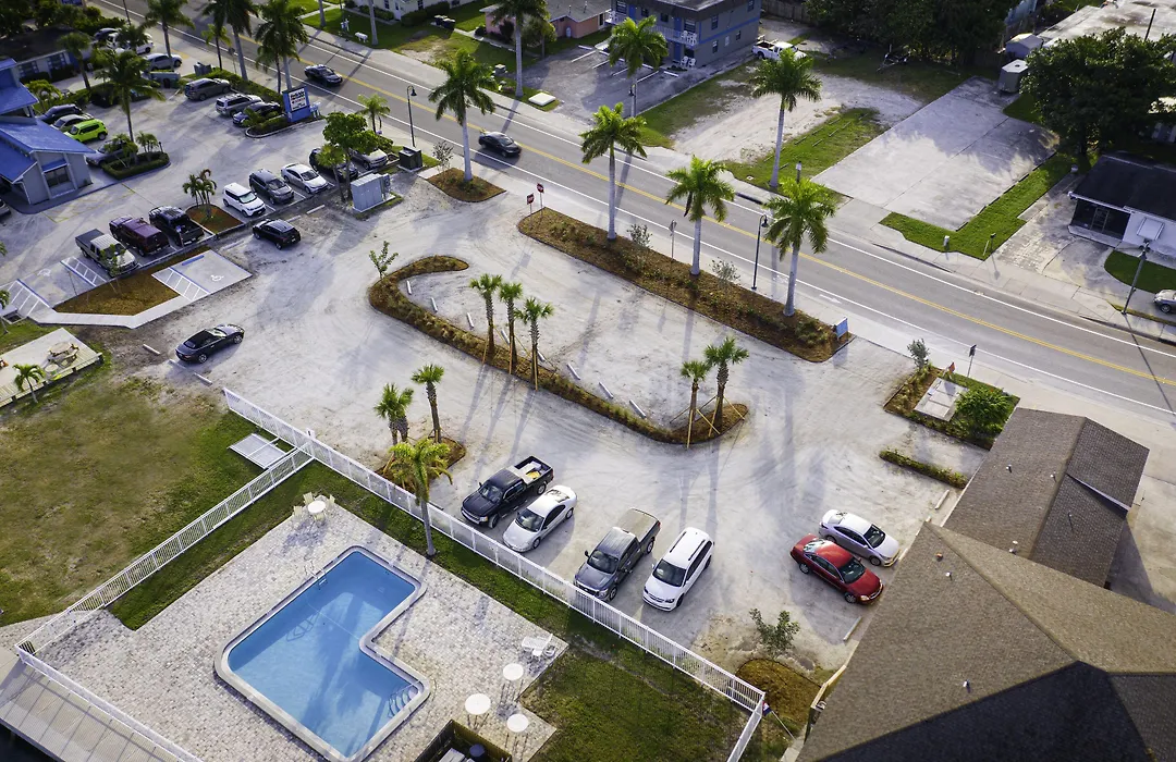 Dockside Inn & Resort-1