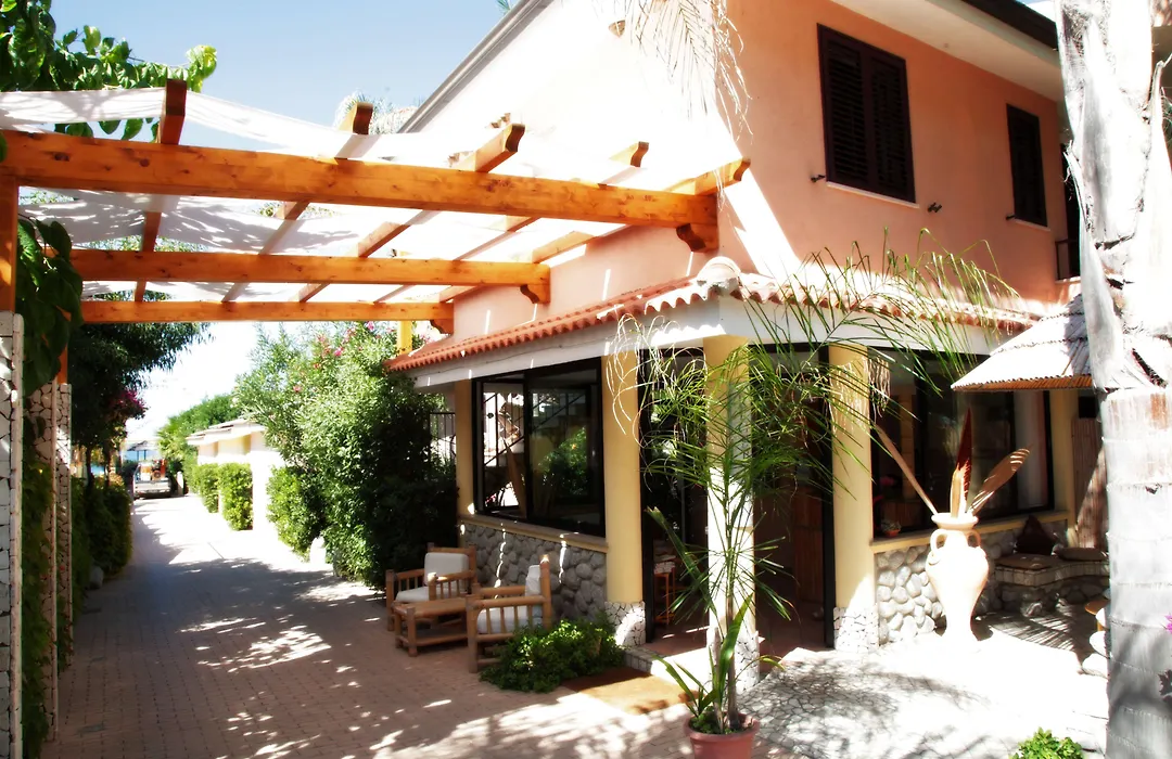 Baia Del Godano Resort & Spa-1