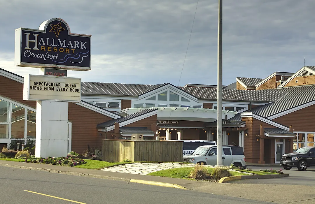 Hallmark Resort - Newport-1
