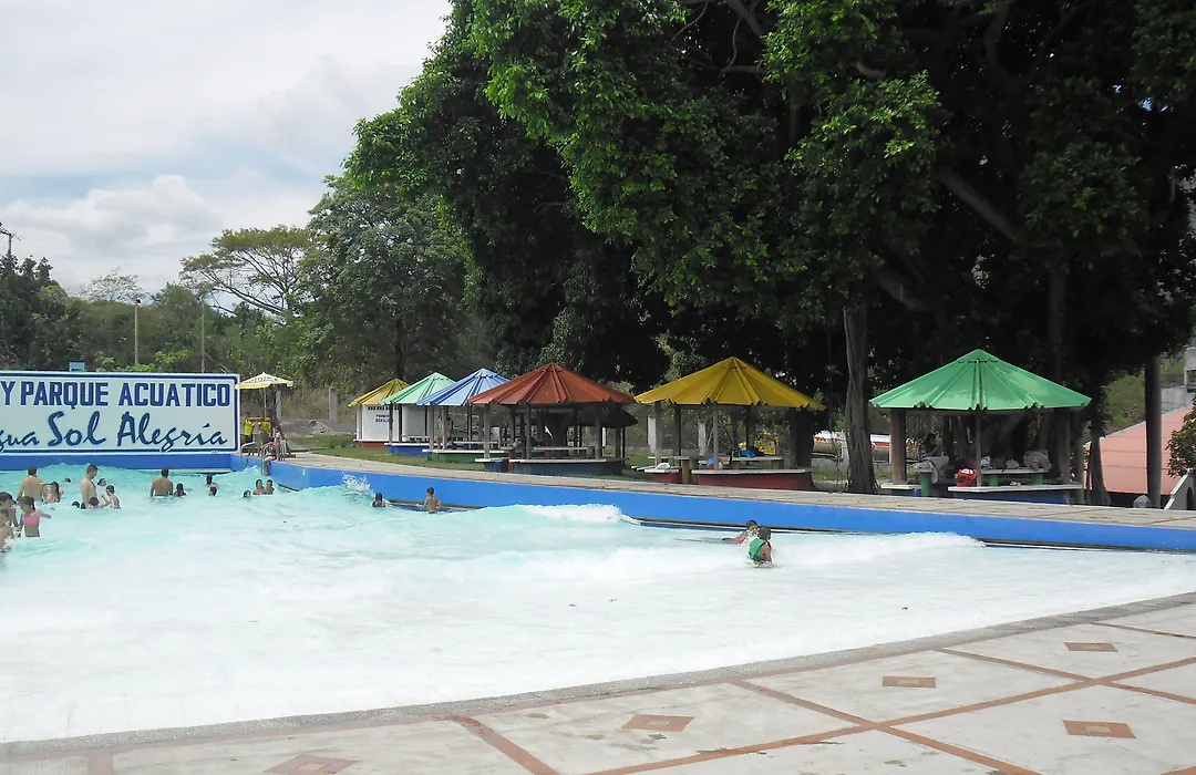 Hotel y Parque Acuatico Agua Sol Alegria-1