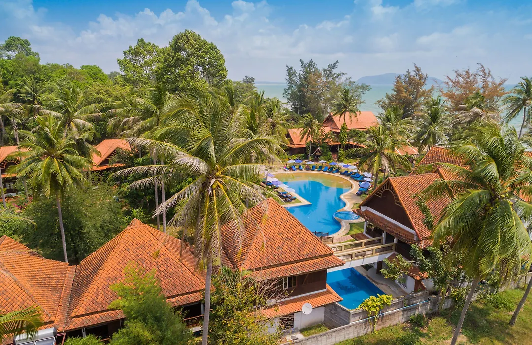 Coral Hotel Bangsaphan-1